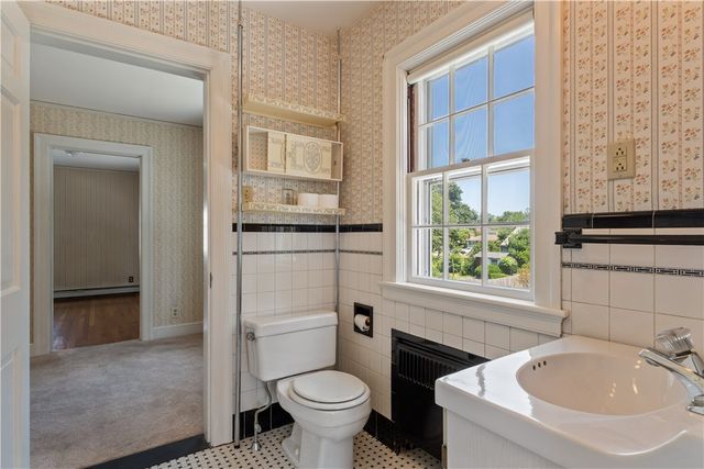 20 Drowne Parkway, East Providence, RI 02916