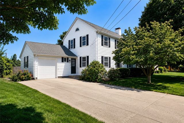 20 Drowne Parkway, East Providence, RI 02916