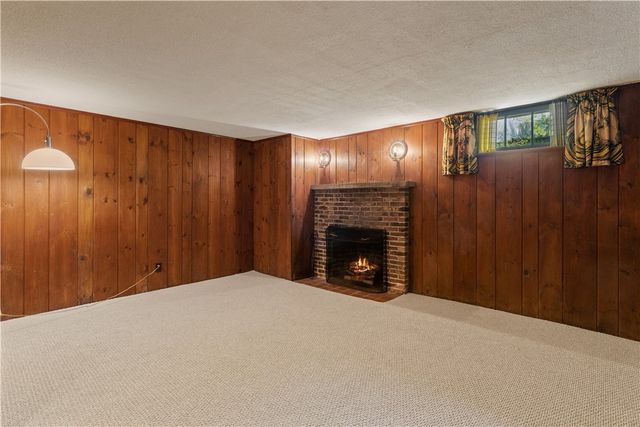 20 Drowne Parkway, East Providence, RI 02916