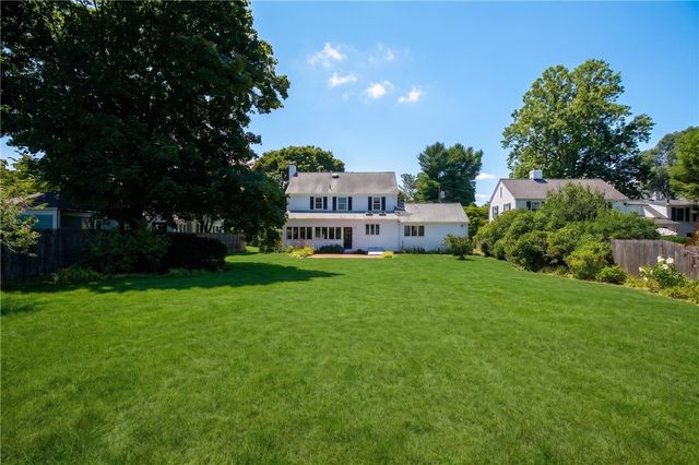 20 Drowne Parkway, East Providence, RI 02916