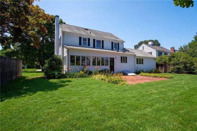 20 Drowne Parkway, East Providence, RI 02916
