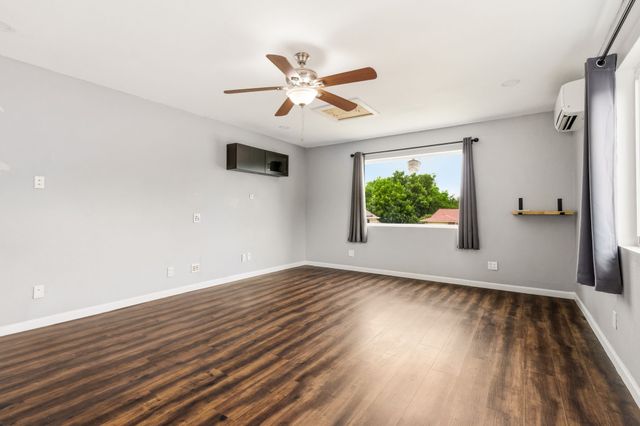 5736 Judie Court, Haltom City, TX 76148
