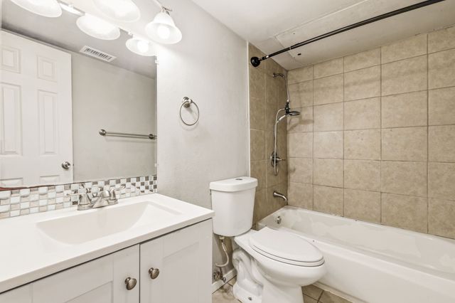 5736 Judie Court, Haltom City, TX 76148