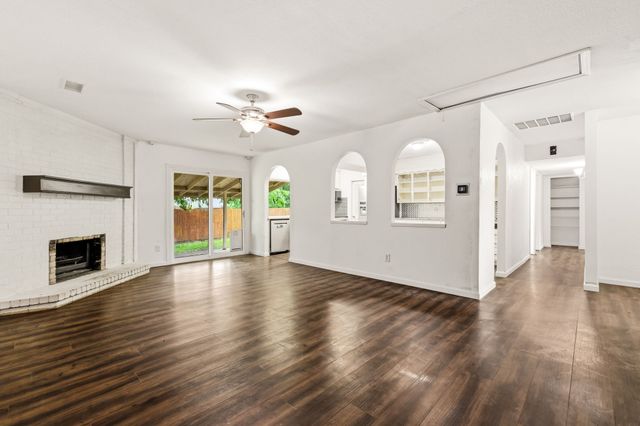 5736 Judie Court, Haltom City, TX 76148
