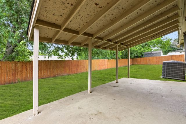 5736 Judie Court, Haltom City, TX 76148