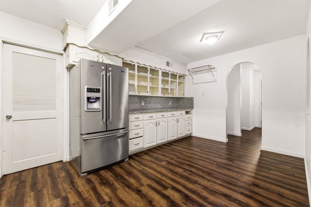 5736 Judie Court, Haltom City, TX 76148