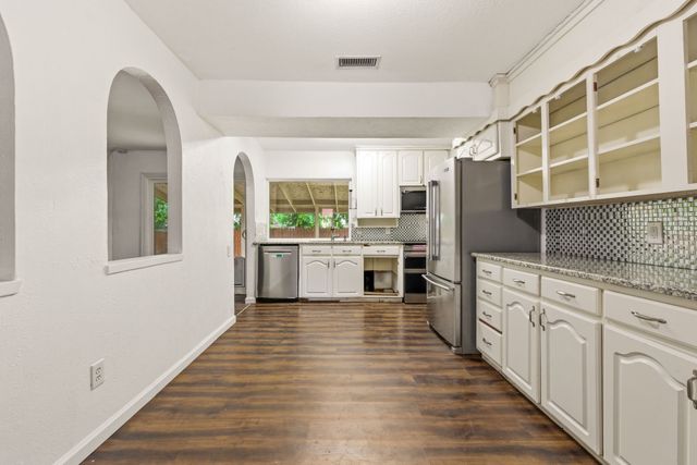 5736 Judie Court, Haltom City, TX 76148