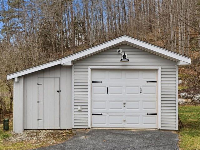 44 Drake Woods Road, Bristol, VT 05443