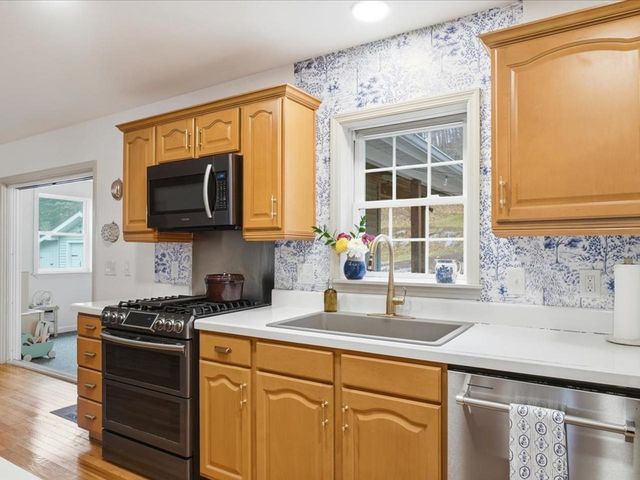 44 Drake Woods Road, Bristol, VT 05443