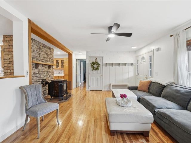 44 Drake Woods Road, Bristol, VT 05443