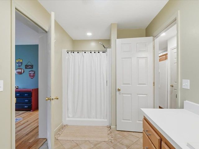 44 Drake Woods Road, Bristol, VT 05443