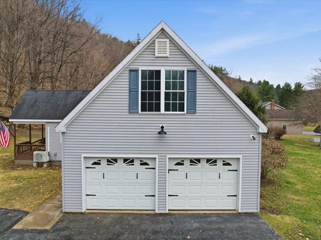 44 Drake Woods Road, Bristol, VT 05443