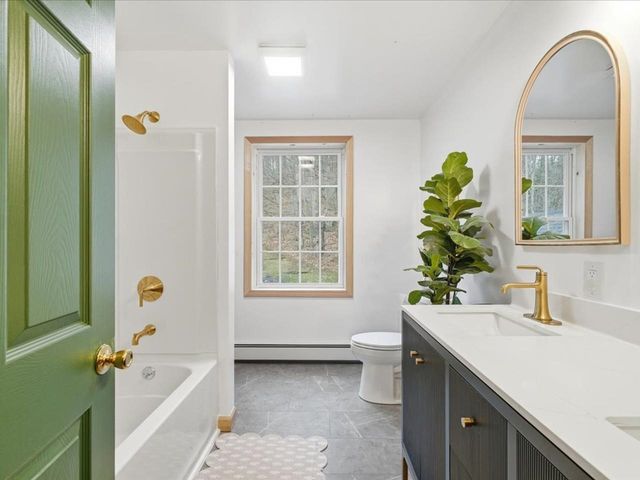 44 Drake Woods Road, Bristol, VT 05443