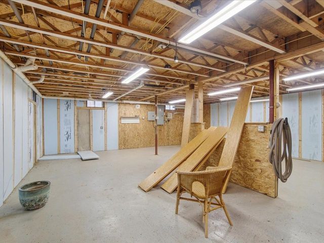 44 Drake Woods Road, Bristol, VT 05443