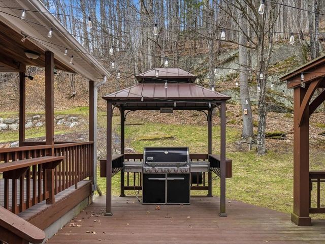 44 Drake Woods Road, Bristol, VT 05443