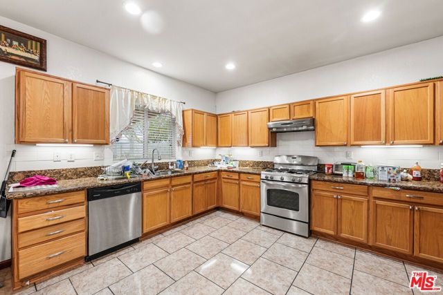 43525 Rucker Street, Lancaster, CA 93535
