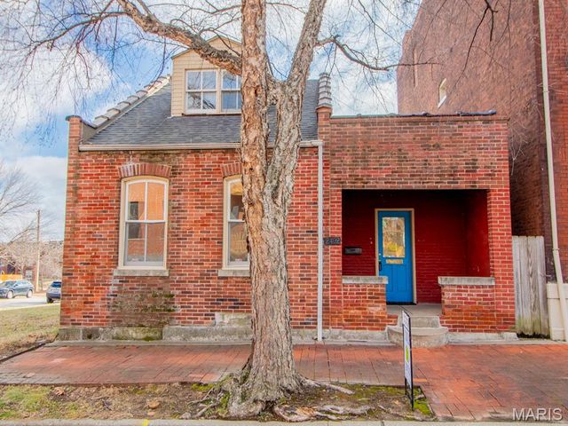 2402 S 10th Street, St Louis, MO 63104