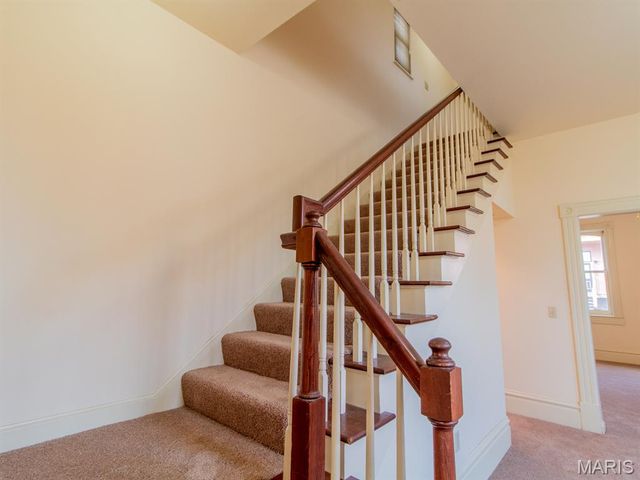 2402 S 10th Street, St Louis, MO 63104