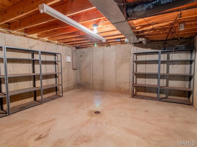 2402 S 10th Street, St Louis, MO 63104