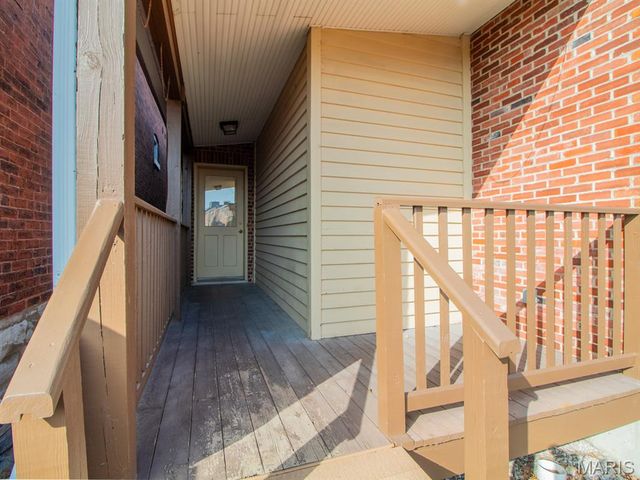 2402 S 10th Street, St Louis, MO 63104