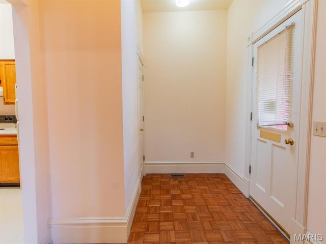 2402 S 10th Street, St Louis, MO 63104