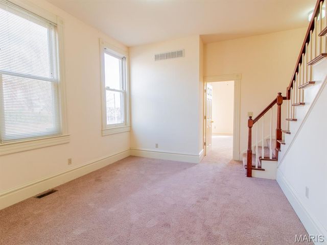 2402 S 10th Street, St Louis, MO 63104