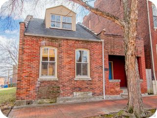 2402 S 10th Street, St Louis, MO 63104