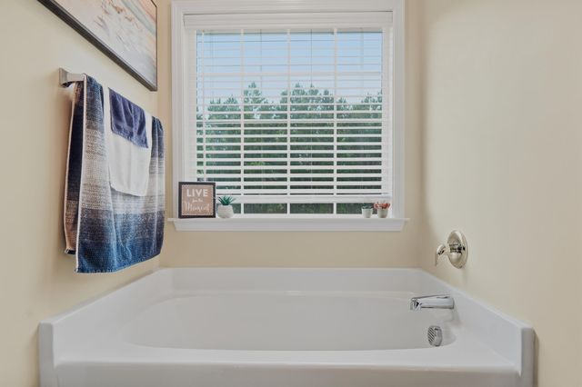 581 Yellow Leaf Lane, Summerville, SC 29486