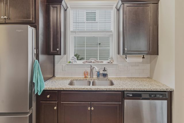 581 Yellow Leaf Lane, Summerville, SC 29486