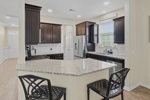 581 Yellow Leaf Lane, Summerville, SC 29486
