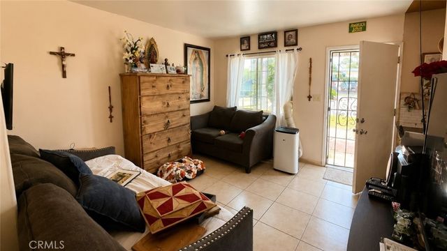 1949 Fruitvale, South El Monte, CA 91733