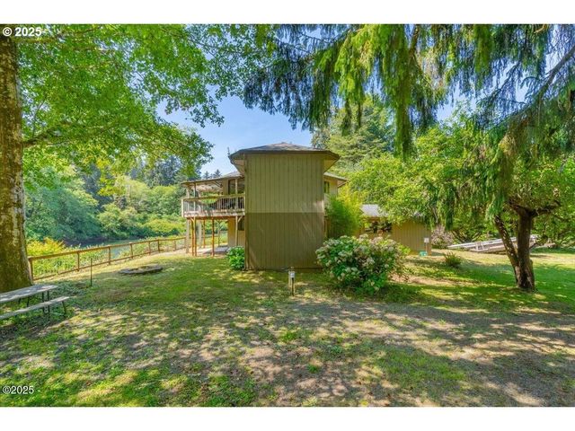 5188 S SUMMER Pl, Lincoln City, OR 97367