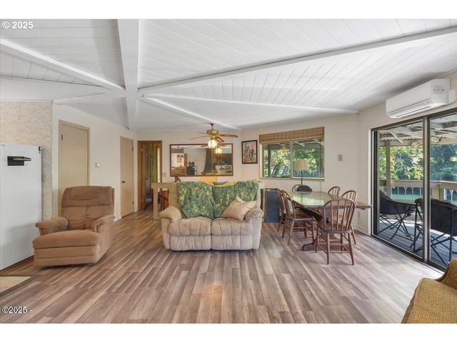 5188 S SUMMER Pl, Lincoln City, OR 97367