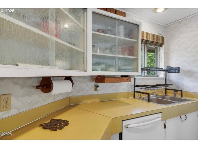 5188 S SUMMER Pl, Lincoln City, OR 97367