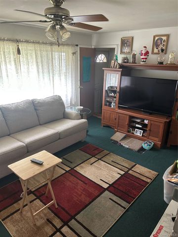 6 Mead Lane, Westbury, NY 11590