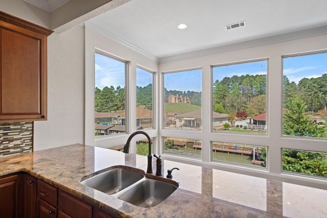 104 Four Oaks Lane, Hot Springs, AR 71901