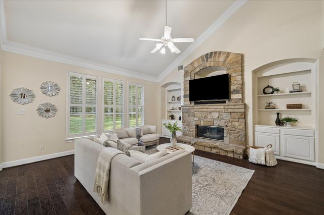 14530 Millhouse Road, Pinehurst, TX 77362