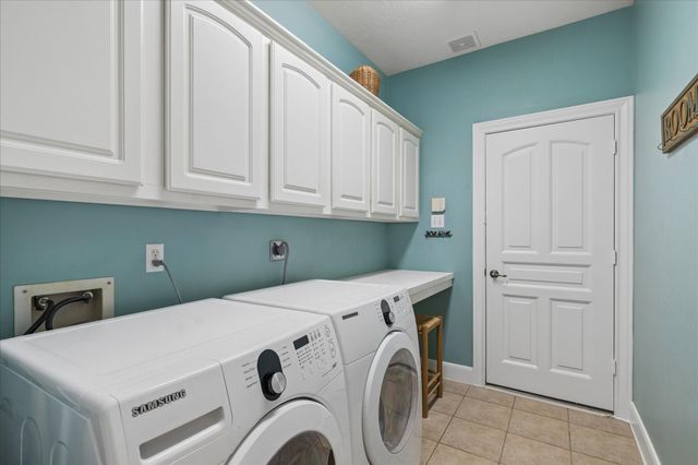 14530 Millhouse Road, Pinehurst, TX 77362