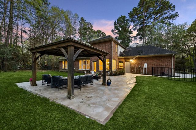 14530 Millhouse Road, Pinehurst, TX 77362