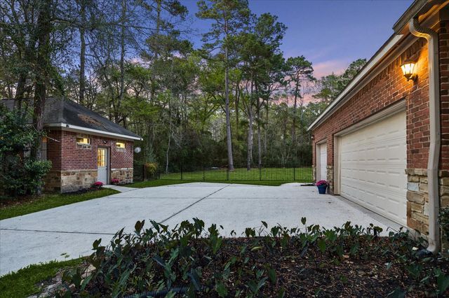 14530 Millhouse Road, Pinehurst, TX 77362