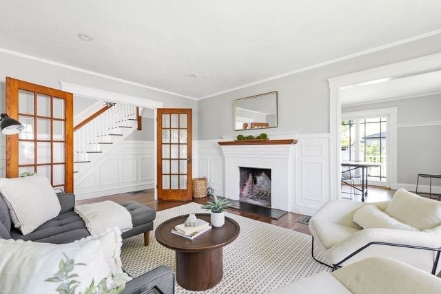 11 Mayo Ave, Needham, MA 02492