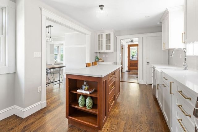 11 Mayo Ave, Needham, MA 02492
