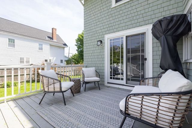 11 Mayo Ave, Needham, MA 02492