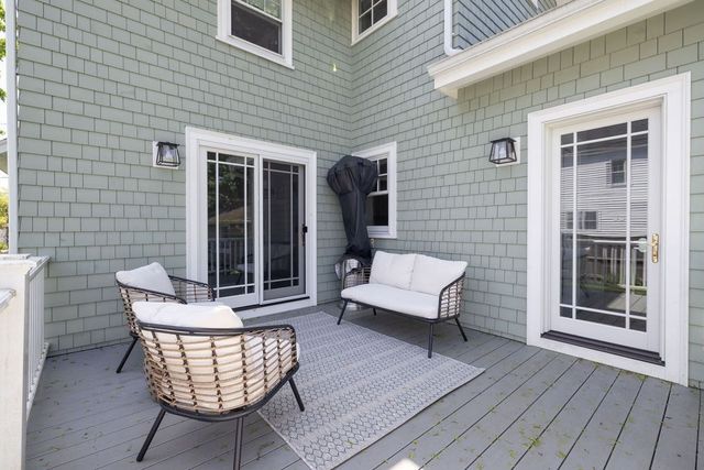 11 Mayo Ave, Needham, MA 02492