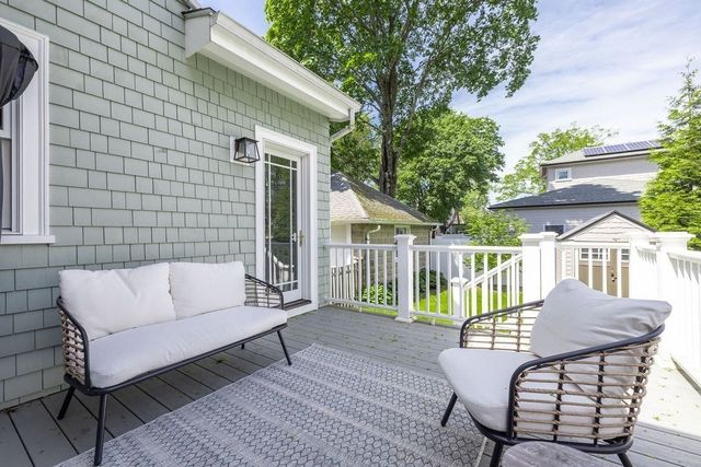 11 Mayo Ave, Needham, MA 02492