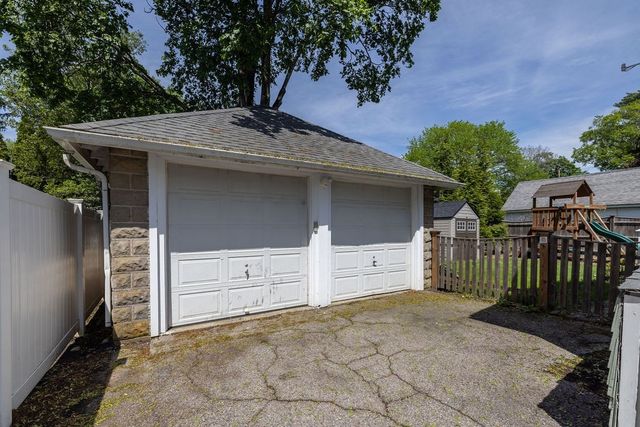 11 Mayo Ave, Needham, MA 02492