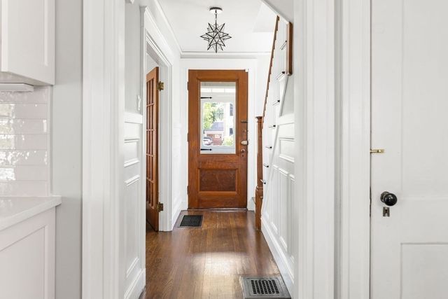 11 Mayo Ave, Needham, MA 02492