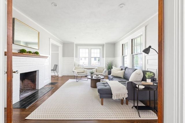 11 Mayo Ave, Needham, MA 02492