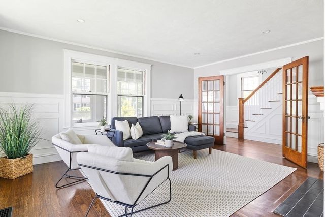 11 Mayo Ave, Needham, MA 02492