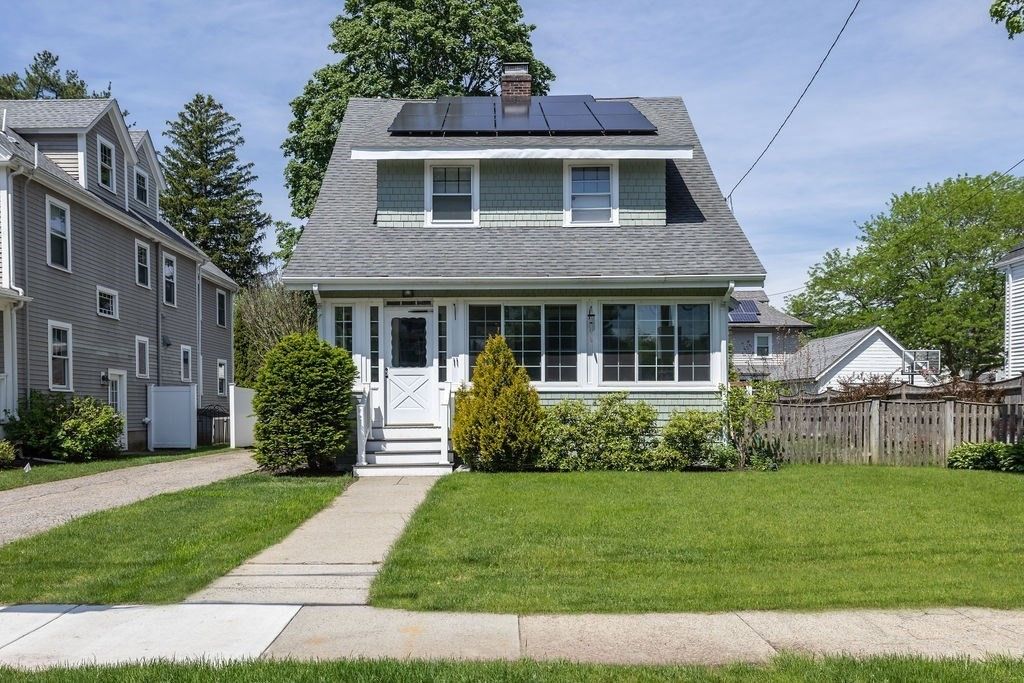 11 Mayo Ave, Needham, MA 02492